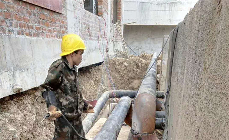 鋼材場焊管廠家，鋼材場鋼護(hù)筒加工，鋼鐵世界609mm螺旋管，609mm螺旋管