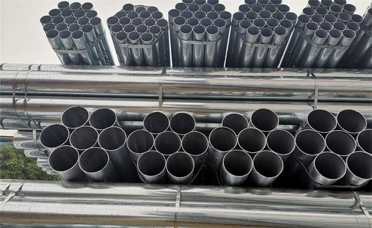 900mm螺旋鋼管，1800螺旋鋼管，鋼材場(chǎng)焊管，鋼材場(chǎng)螺旋鋼管批發(fā)