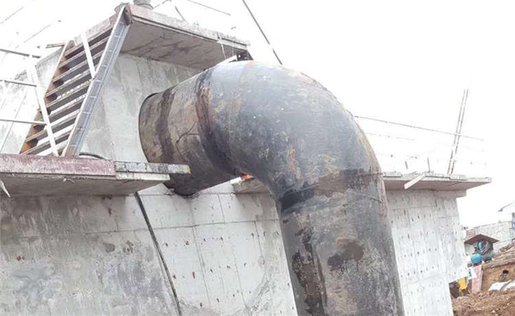 鋼材場(chǎng)防腐螺旋管廠家，DN1800螺旋鋼管，1700mm螺旋焊管，2520-12mm螺旋焊管