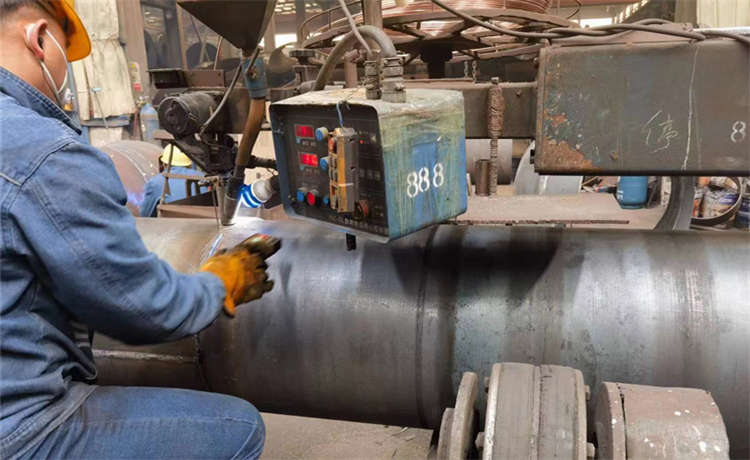 1000鎖扣鋼管樁，卷板管鋼護筒，KY2021原漿型環(huán)氧重防腐螺旋管，鋼材場螺旋管現(xiàn)貨