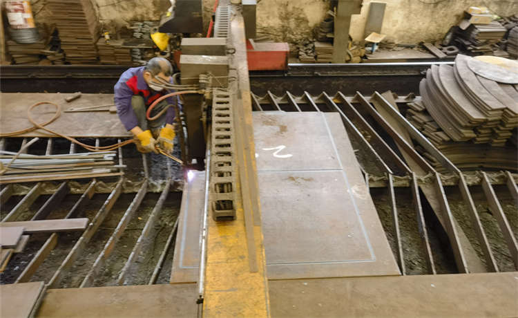 1000mm鋼立柱，1200mm鋼管樁，920螺旋焊管，700mm螺旋焊管