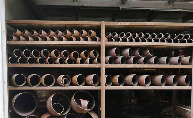 鋼材場609mm螺旋焊管，貴港鋼鐵世界720mm螺旋鋼管，DN400-10mm螺旋焊管，螺旋管型號規(guī)格