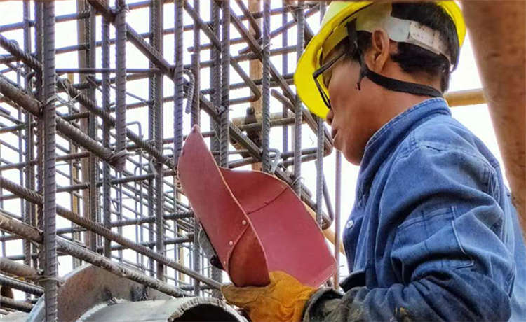 1320螺旋管廠家，給水防腐螺旋管，內(nèi)徑1600mm螺旋管，螺旋焊管2400